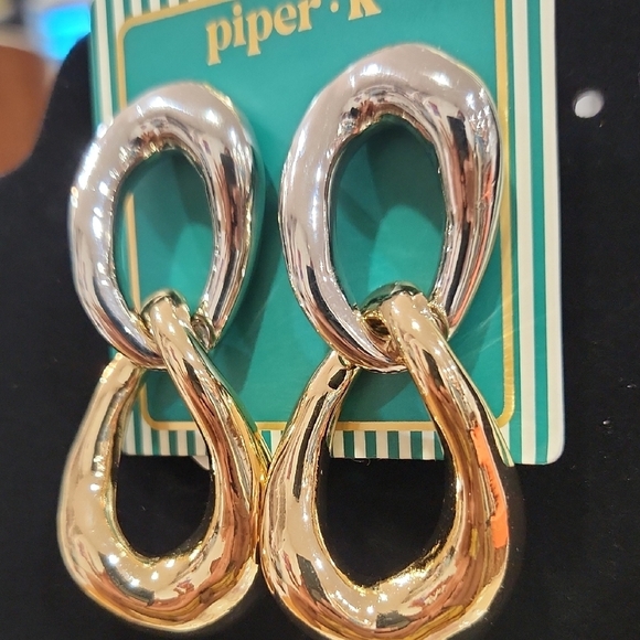 🔹️Piper K🔹️  Silver and Gold Link Drop Earrings - Picture 3 of 4